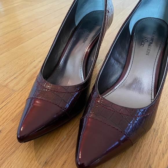 Anne Klein iflex Burgundy 3” Dress Heel.  Size 7.5 - Picture 2 of 11